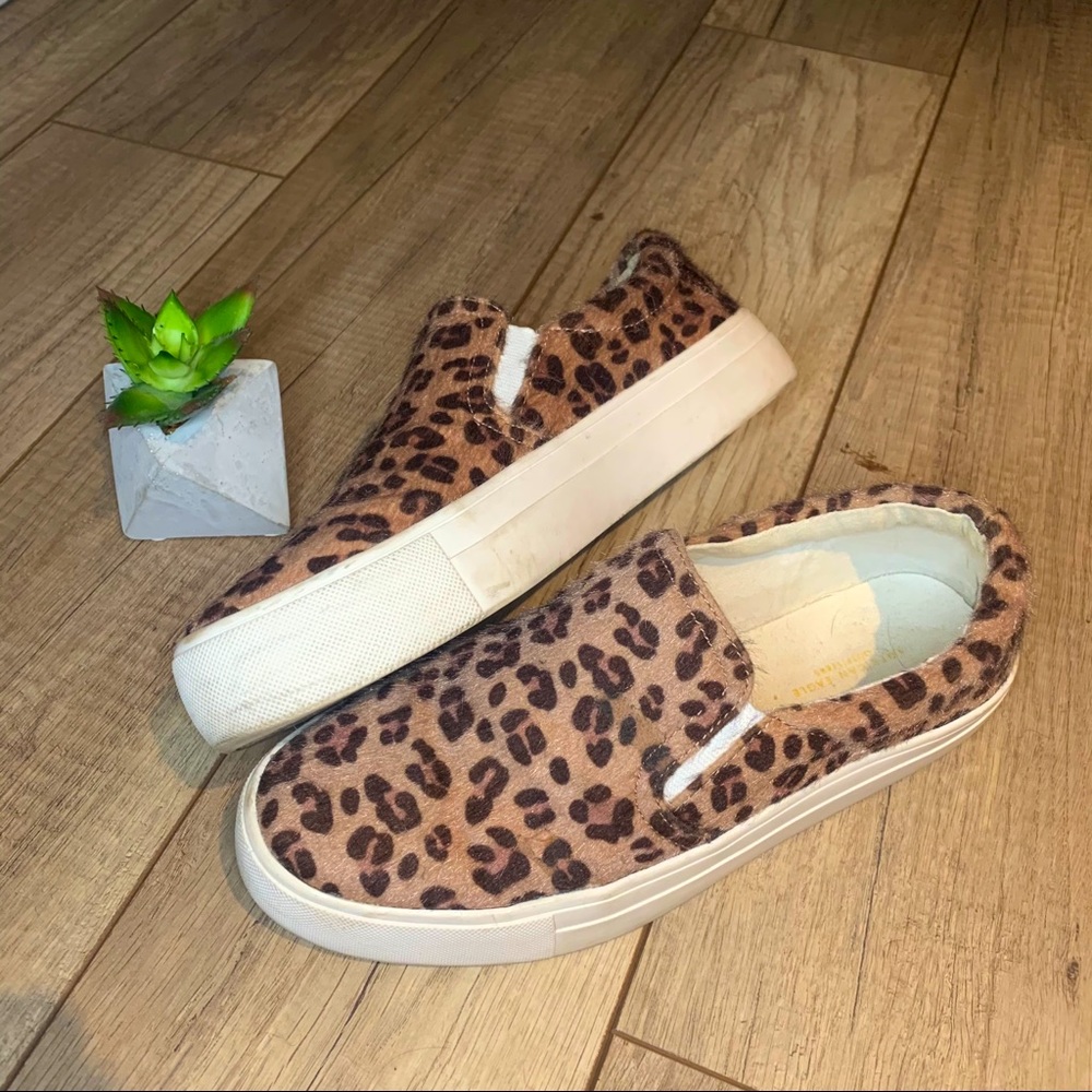 AE LEOPARD SLIPPERS